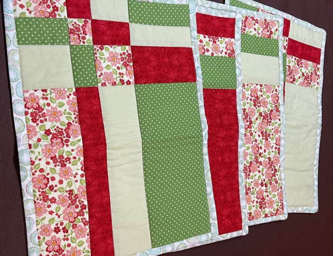 4 Piece Colourful Cloth Place Mats