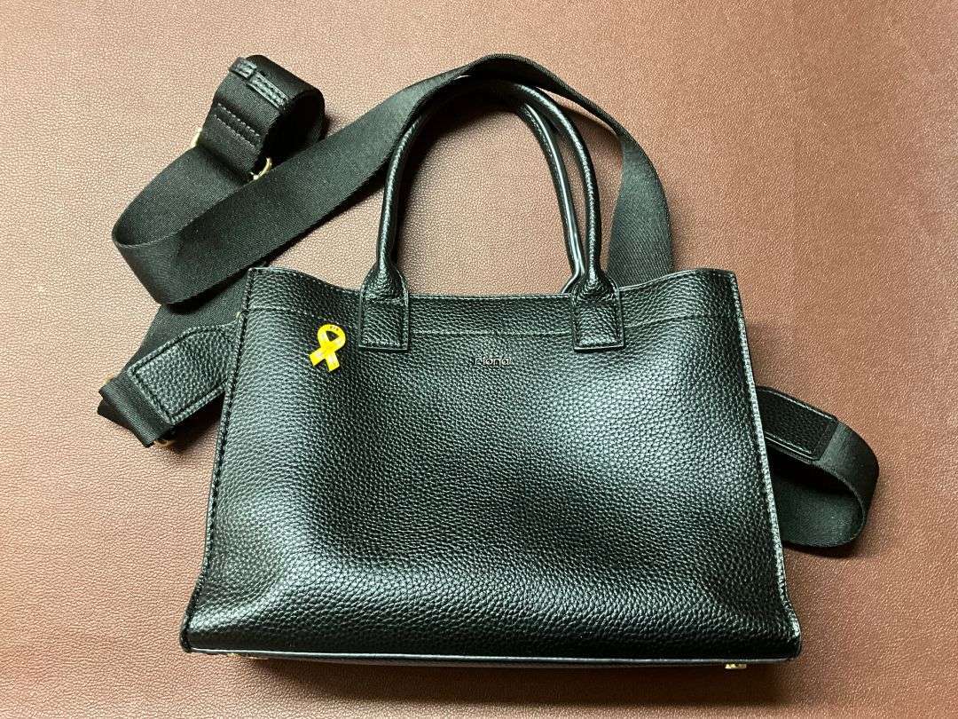 Small over-the-sholder purse