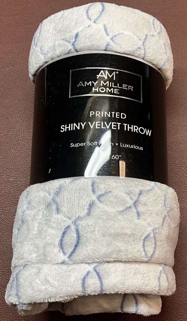 Amy Miller super soft velvet throw