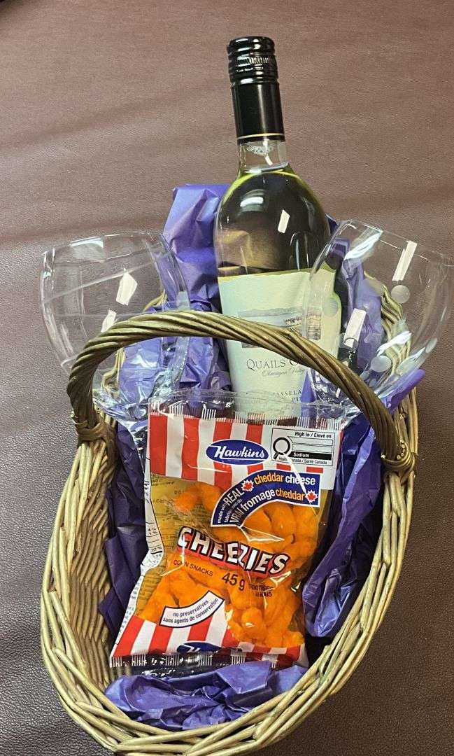 White Wine Basket With Glasses
