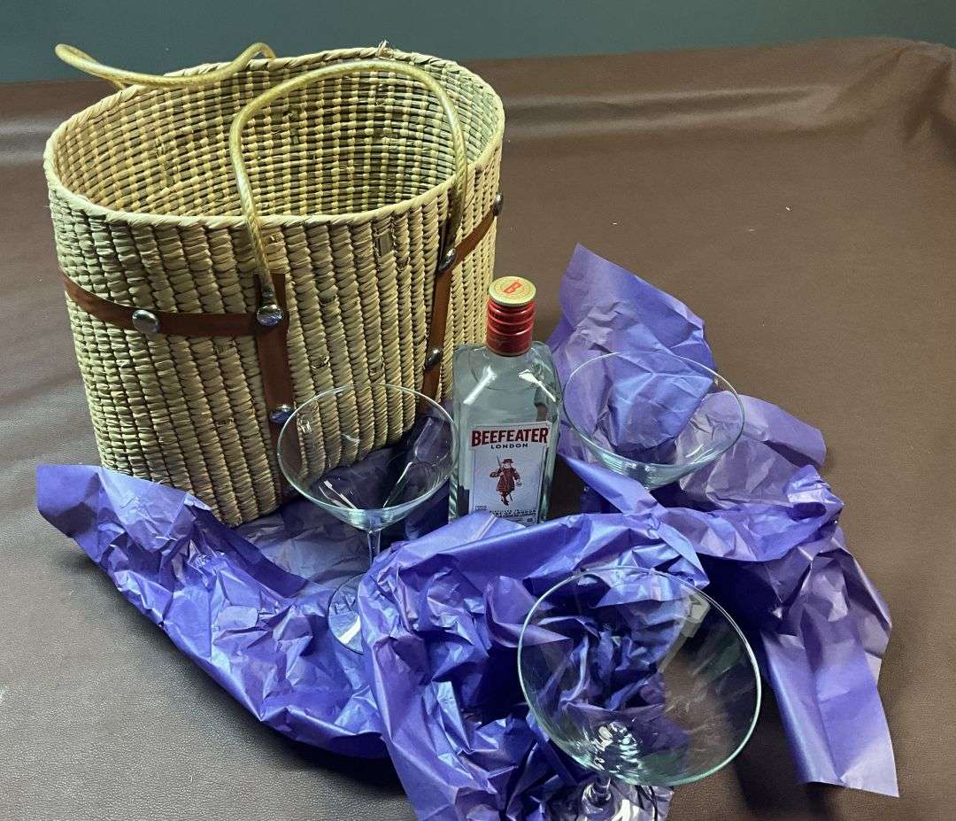 26 oz Beefeater Gin with 3 x 8 oz Martini Glasses